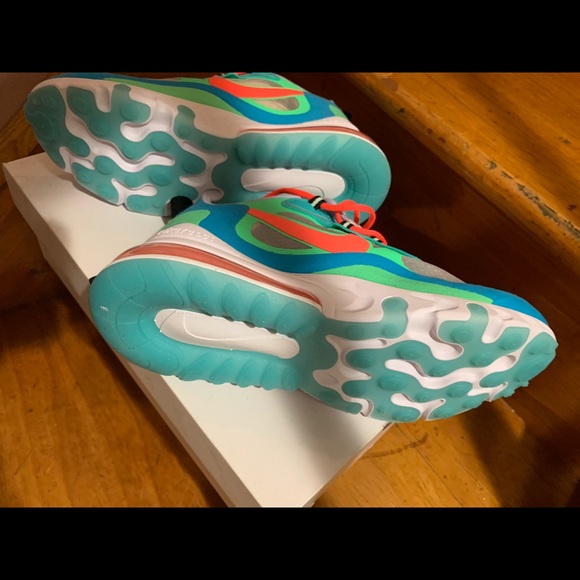 NIKE Women’s Air Max 270 React , Size 6 1/2. Electric Green/ Multi color - Picture 4 of 7